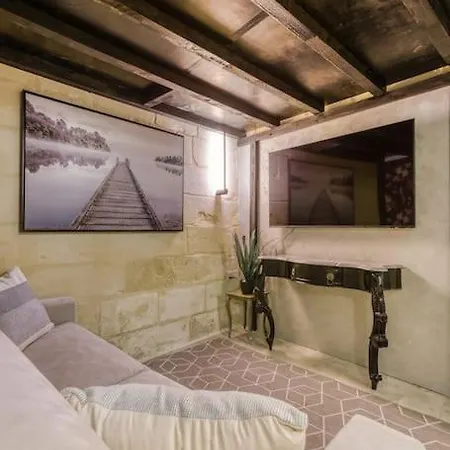Apartamento Modern & Stylish In Charming Town Of Bormla By 360 Estates
