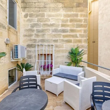 Modern & Stylish In Charming Town Of Bormla By 360 Estates Appartamento