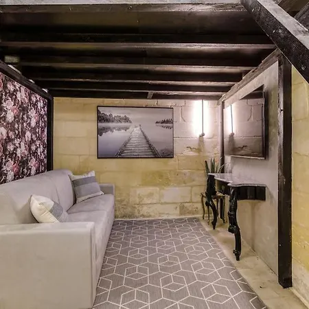 Modern & Stylish In Charming Town Of Bormla By 360 Estates * Cospicua