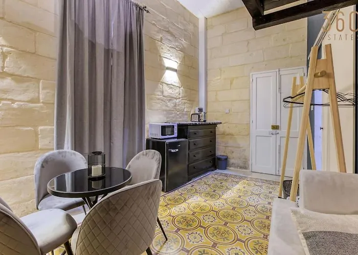 Modern & Stylish In Charming Town Of Bormla By 360 Estates 아파트