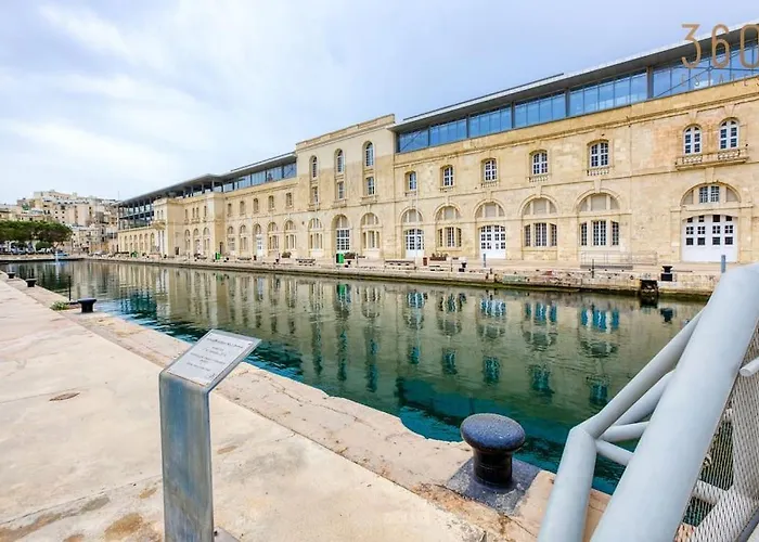 Modern & Stylish In Charming Town Of Bormla By 360 Estates 아파트