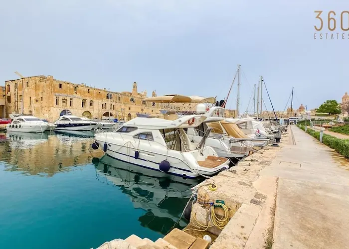 아파트 Modern & Stylish In Charming Town Of Bormla By 360 Estates *