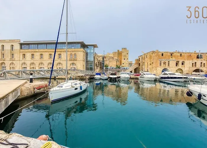 Modern & Stylish In Charming Town Of Bormla By 360 Estates 아파트